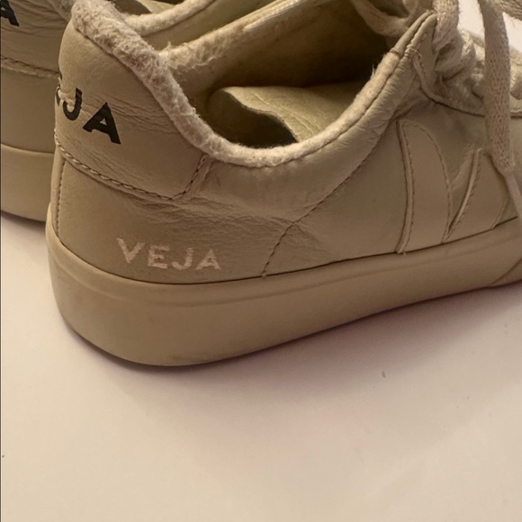 Veja Women's Off-White Sneakers - Picture 3 of 6